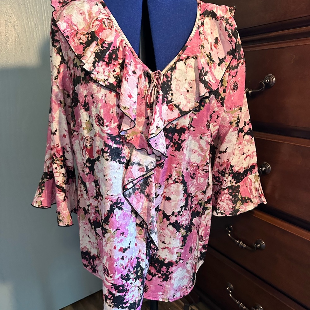 Dress Barn 3/4 length blouse with ruffles, 14-16